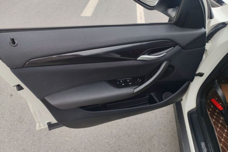 宝马X1 2015款 sDrive18i 时尚晋级版中控内饰47