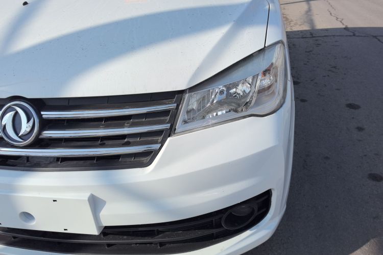 东风风光 风光330 2019款 1.5L手动实用型II 国VI局部细节36