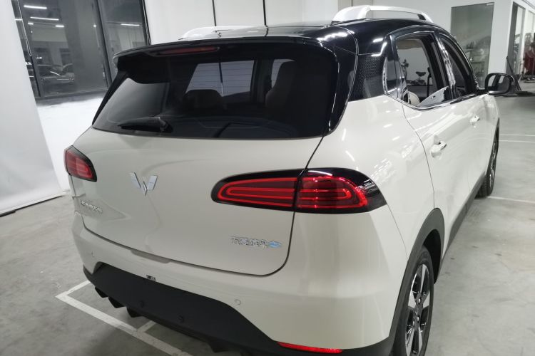 五菱汽车 五菱缤果PLUS 2024款 330km 五座版车身外观6