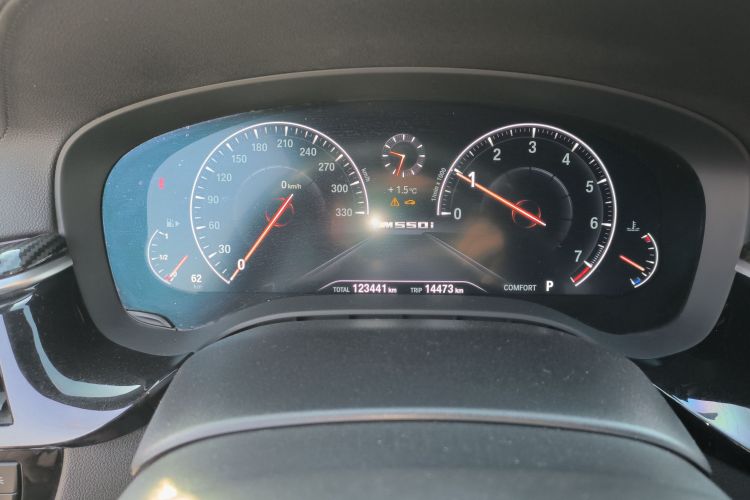 宝马5系 2019款 530Li 领先型 M运动套装中控内饰14