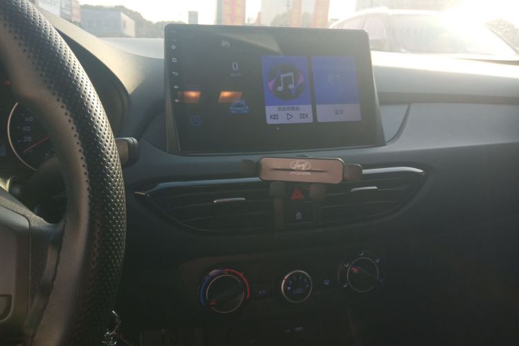 现代 悦动 2018款 1.6L 自动悦目版GL 国VI中控内饰16