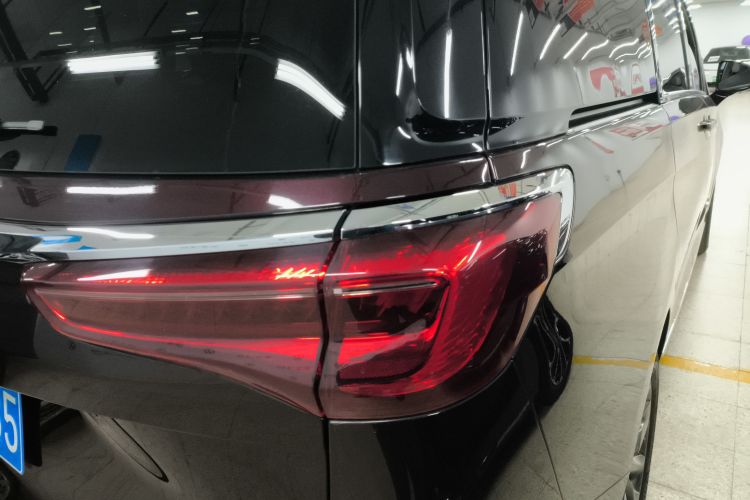 别克GL8 2020款 Avenir艾维亚 六座贤礼版车身外观9