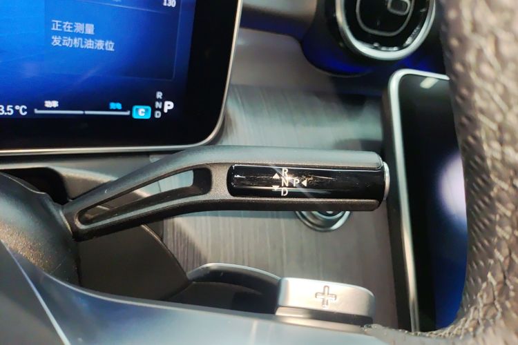 奔驰C级 2023款 C 200 L 运动版局部细节18