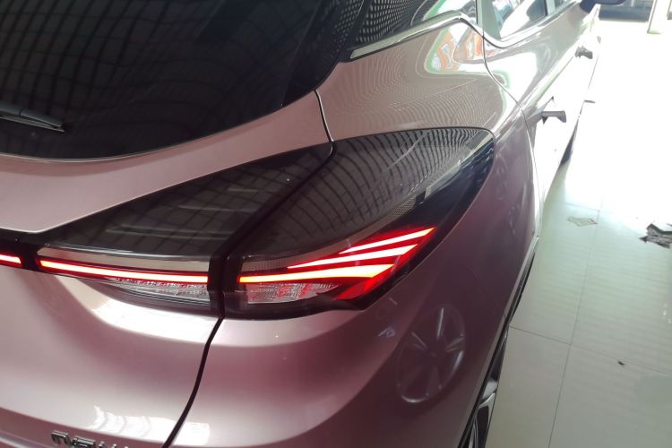 吉利几何M6 2022款 580 新趣型车身外观6006