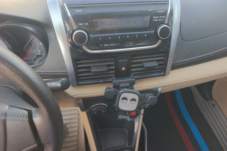 丰田 威驰 2014款 1.3L 手动型尚版中控内饰16