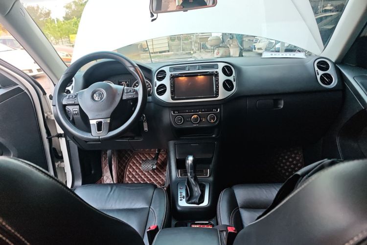 大众 途观 2016款 300TSI 自动两驱舒适版中控内饰12