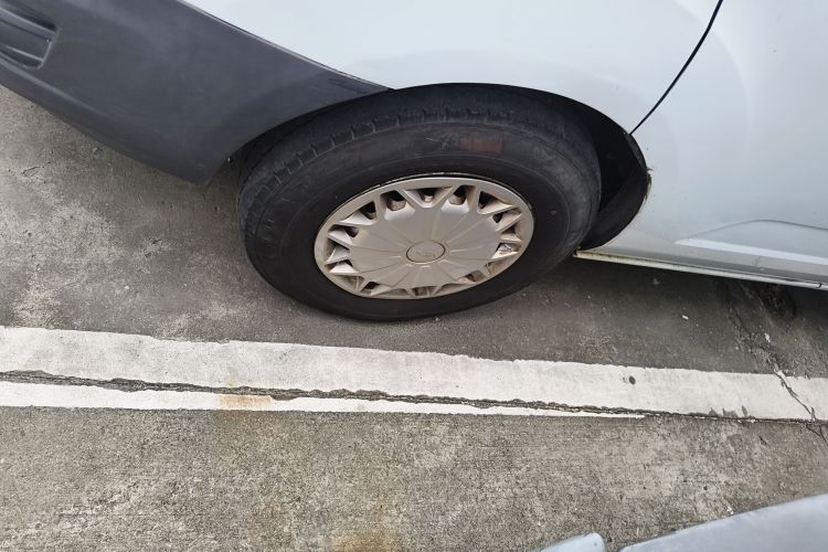 福特 全顺 2017款 2.0T柴油多功能商用车短轴中顶国V车身外观6007