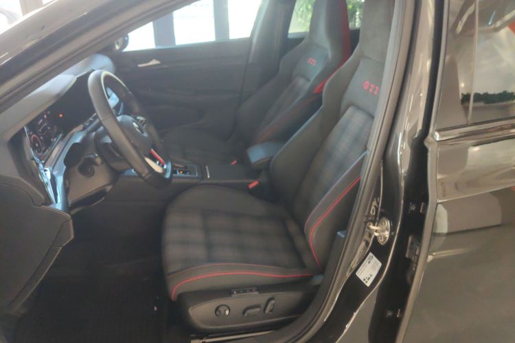 大众 高尔夫GTI 2023款 380TSI DSG GTI中控内饰19