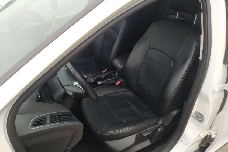 福特 福克斯 2012款 两厢 1.6L 自动风尚型中控内饰19