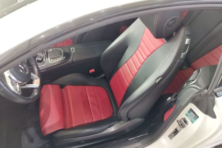 奔驰E级(进口) 2020款 E 260 4MATIC 轿跑车局部细节19