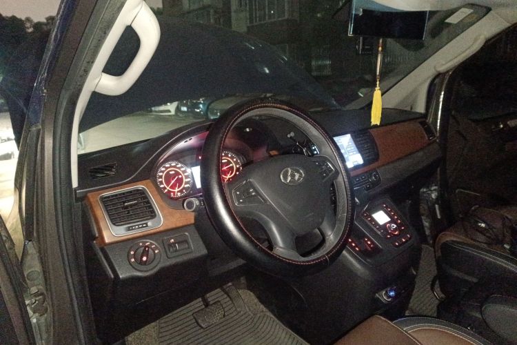 上汽大通MAXUS 大通G10 2014款 2.0T 自动豪华行政版中控内饰20