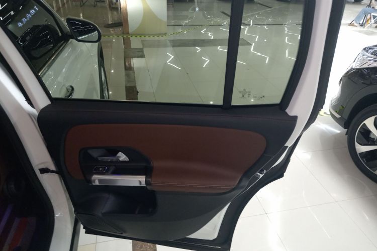 奔驰GLB 2021款 GLB 200 动感型中控内饰7006