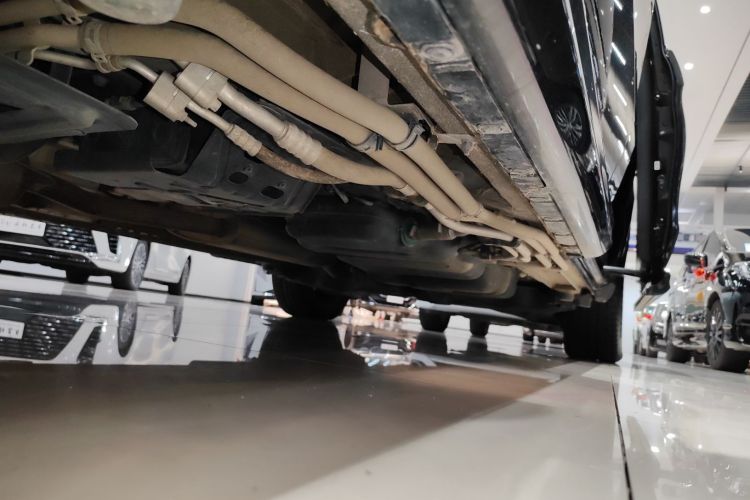 奔驰V级 2022款 V 260 尊贵版局部细节9002