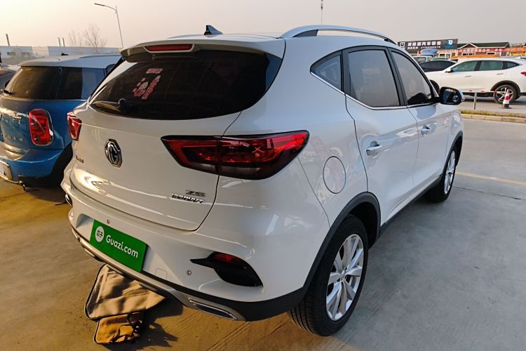 名爵ZS 2020款 180DVVT 自动UP车身外观7