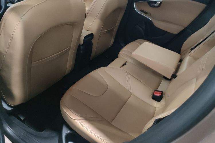 沃尔沃V40 2017款 T3 智雅版中控内饰7001