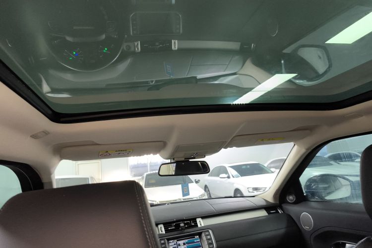 路虎 揽胜极光 2015款 2.0T 五门智耀版中控内饰22