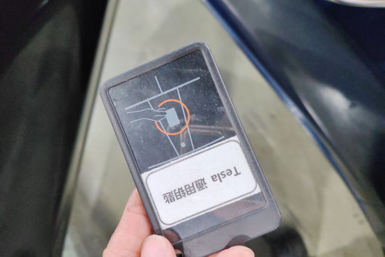 特斯拉 Model Y 2024款 后轮驱动版中控内饰7001