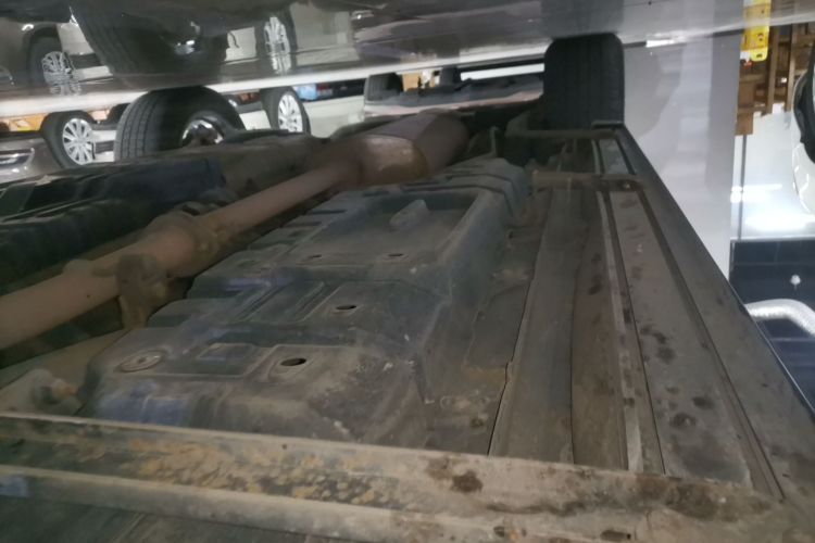 丰田 汉兰达 2015款 2.0T 四驱豪华版 7座局部细节9001