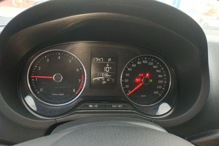 大众 Polo 2014款 1.4L 自动舒适版中控内饰14