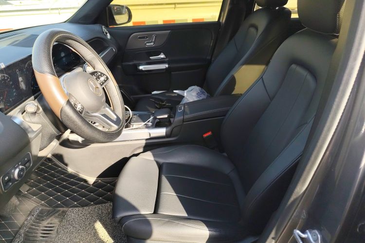 奔驰GLB 2023款 GLB 220 时尚型局部细节19