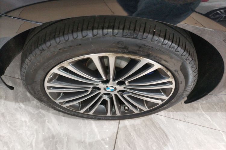 宝马5系 2018款 改款 530Li 尊享型 豪华套装车身外观6008