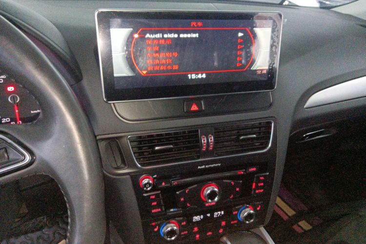 奥迪Q5 2018款 典藏版 40 TFSI 技术型中控内饰16