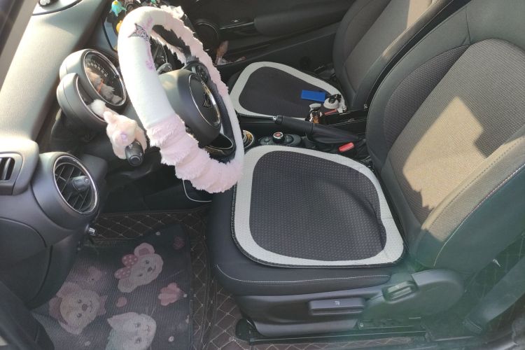 MINI 2021款 1.5T ONE PLUS中控内饰19