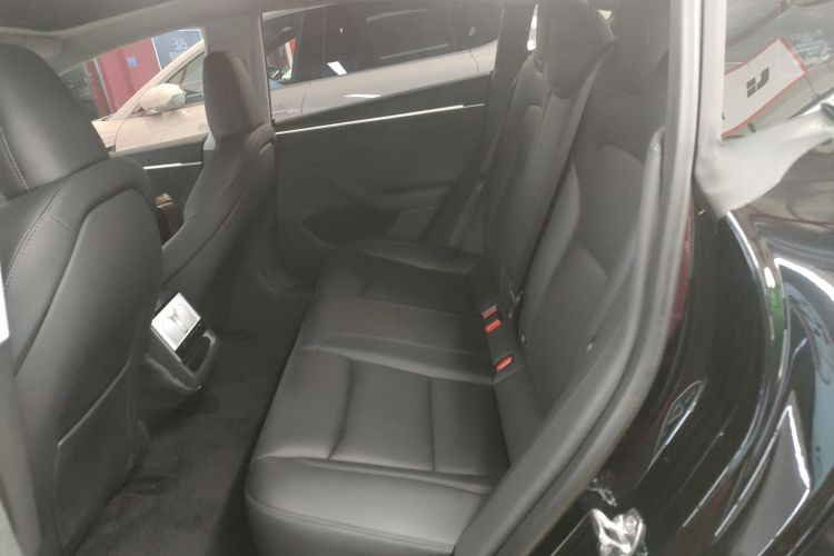 特斯拉 Model 3 2023款 长续航全轮驱动版中控内饰7004