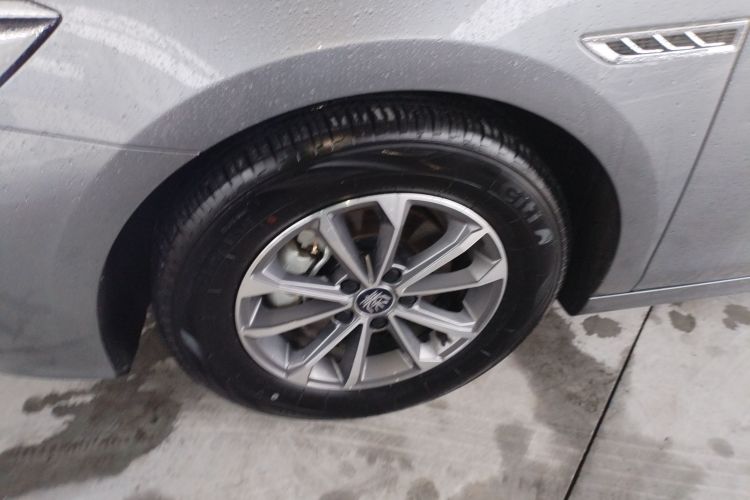 比亚迪 秦PLUS 2024款 荣耀版 DM-i 55KM领先型车身外观6007