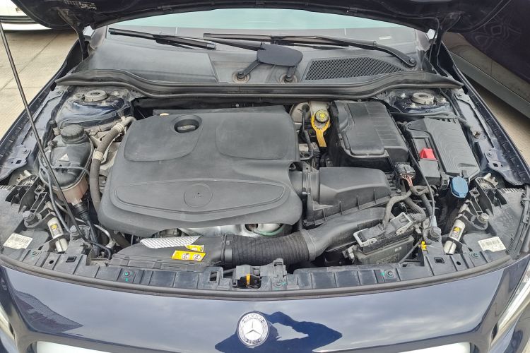 奔驰GLA 2016款 GLA 200 时尚型机舱底盘24