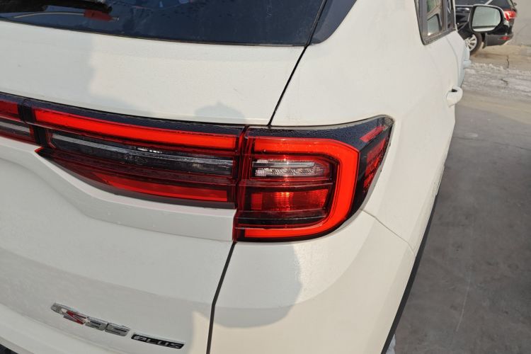 长安CS35PLUS 2022款 1.6L 手动豪华版车身外观9