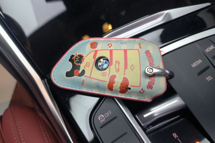 宝马i4 2023款 eDrive35中控内饰11