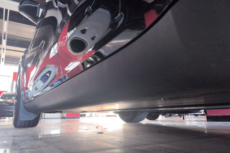 特斯拉 Model Y 2022款 改款 后轮驱动版局部细节9002