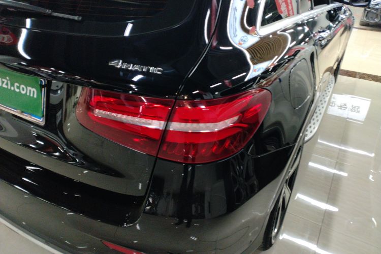 奔驰GLC 2019款 改款 GLC 300 L 4MATIC 动感型车身外观9