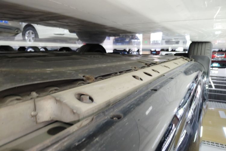 鸿蒙智行 问界M5 2022款 纯电四驱性能版局部细节9002