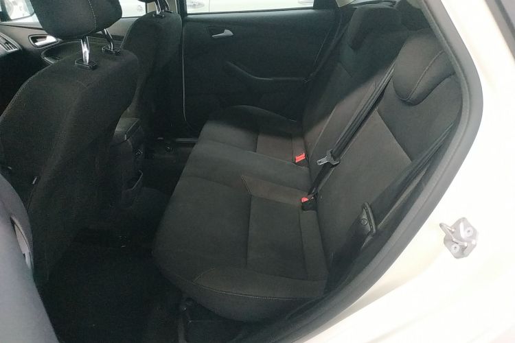 福特 福克斯 2018款 两厢经典 1.6L 自动舒适型智行版中控内饰21