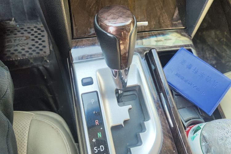 丰田 凯美瑞 2015款 2.0G 领先版中控内饰18