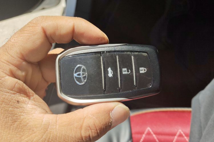 丰田 卡罗拉 2018款 1.2T S-CVT GL智享版中控内饰11