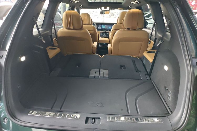 理想汽车 理想ONE 2021款 增程6座版机舱底盘23