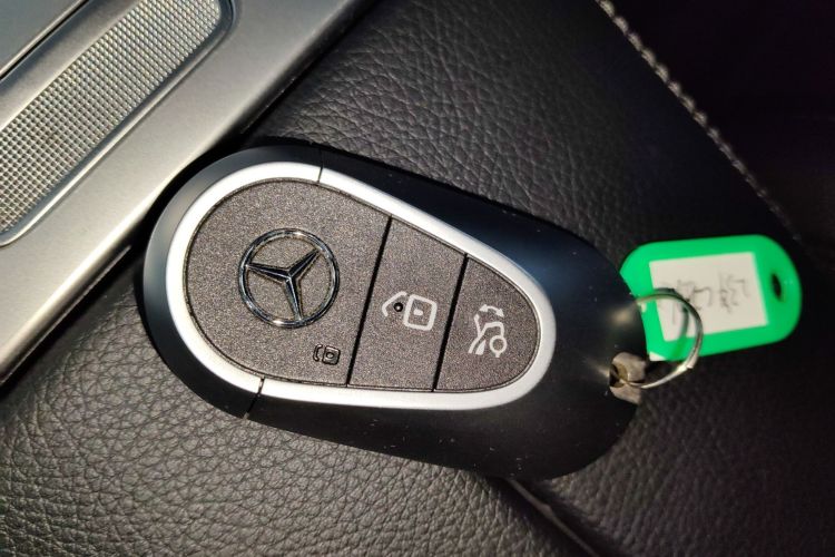 奔驰C级 2023款 改款 C 200 L 运动版中控内饰11