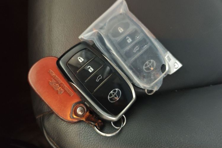 丰田 普拉多 2016款 3.5L 自动TX-L NAVI中控内饰7001