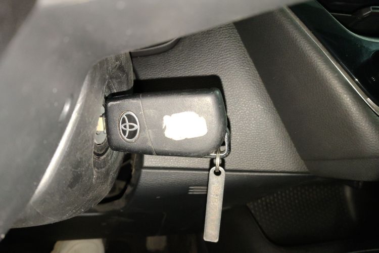 丰田 雷凌 2023款 TNGA 1.5L CVT进取版中控内饰7001