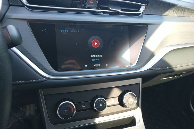 吉利汽车 帝豪 2021款 UP 1.5L 手动舒适型中控内饰16