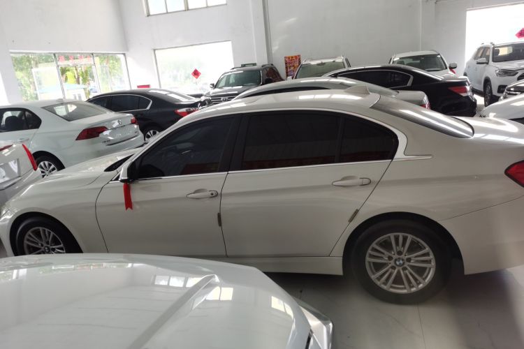 宝马3系 2014款 320Li 时尚型车身外观4