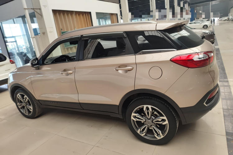 猎豹汽车 猎豹CS9 2017款 1.5L CVT精英型车身外观4