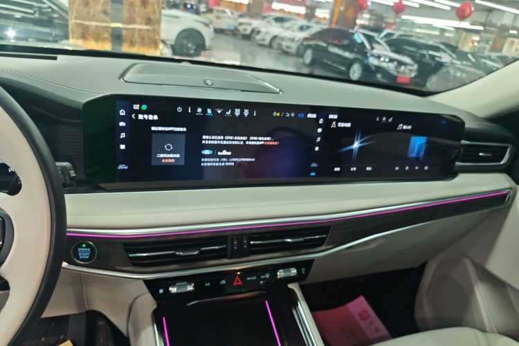 福特 探险者 2023款  EcoBoost 285 四驱赤金版 6座局部细节16