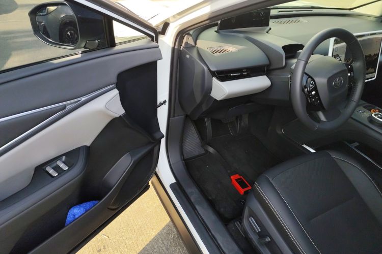 丰田bZ5 2025款 550 PRO智行版中控内饰20