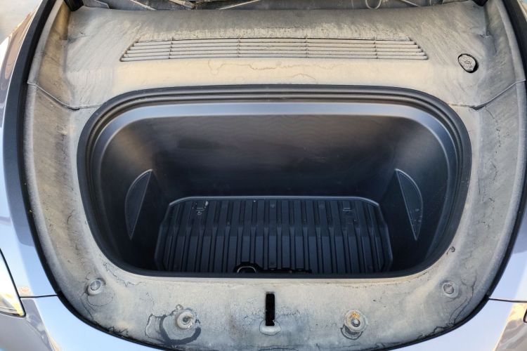 特斯拉 Model Y 2022款 后轮驱动版局部细节24