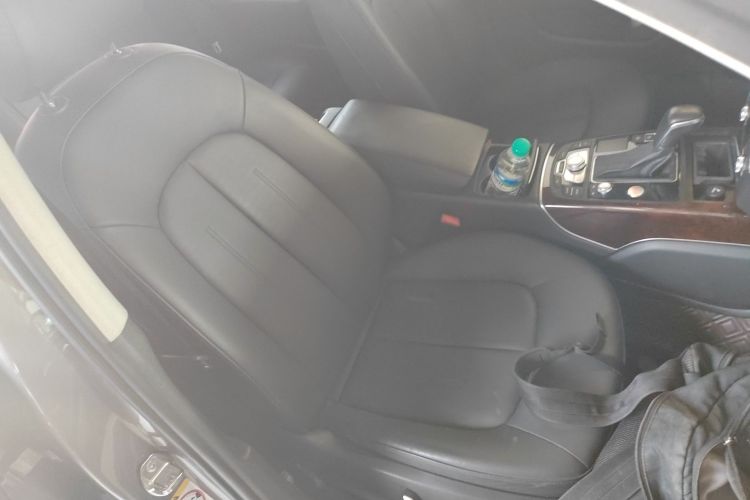 奥迪A6L 2016款 30 FSI 舒适型中控内饰41