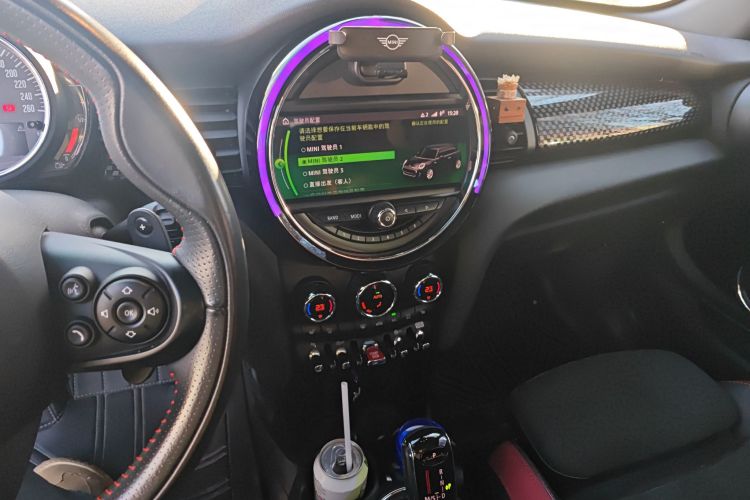 MINI 2019款 2.0T COOPER S 赛车手中控内饰16